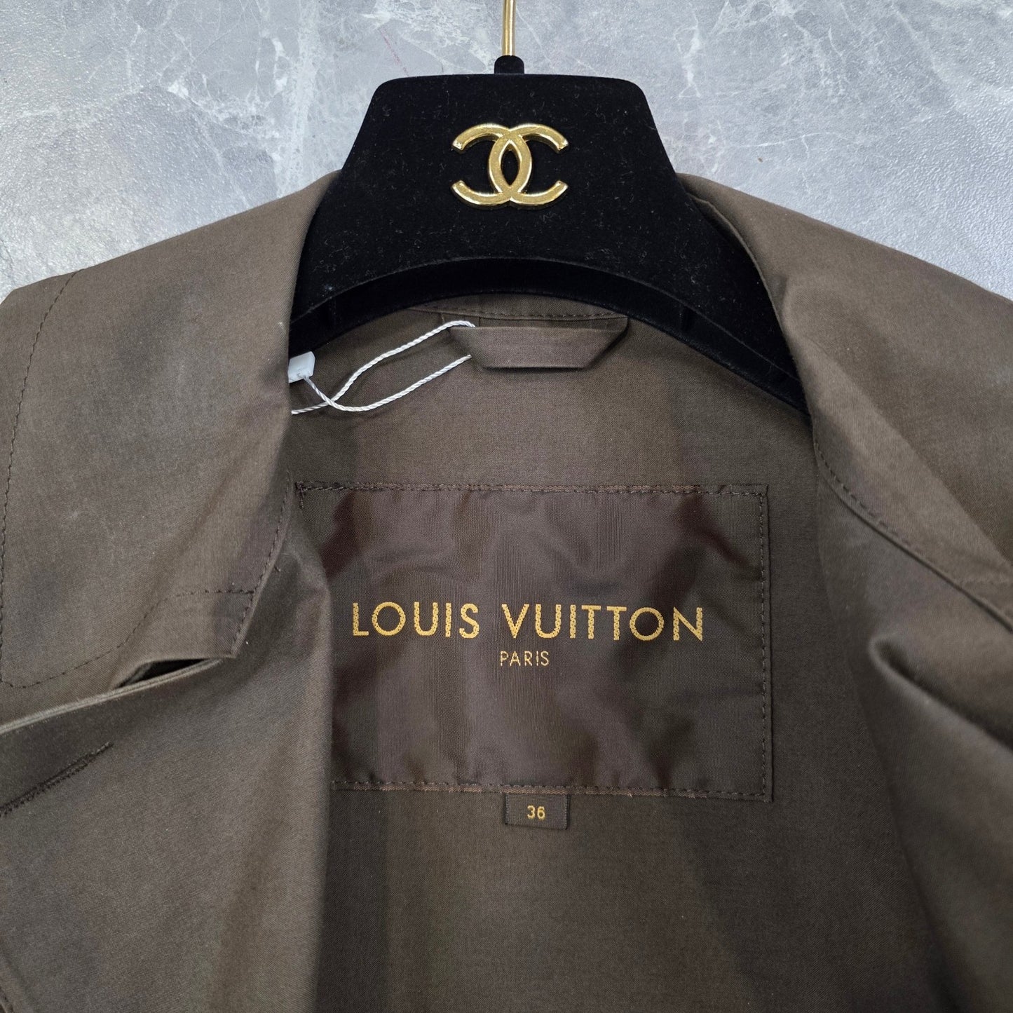 Louis Vuitton Double-breasted trench coat (Pre-owned)
