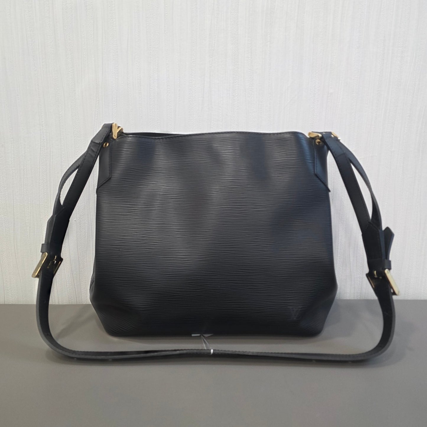 Louis Vuitton Crossbody Bag (Pre-owned)