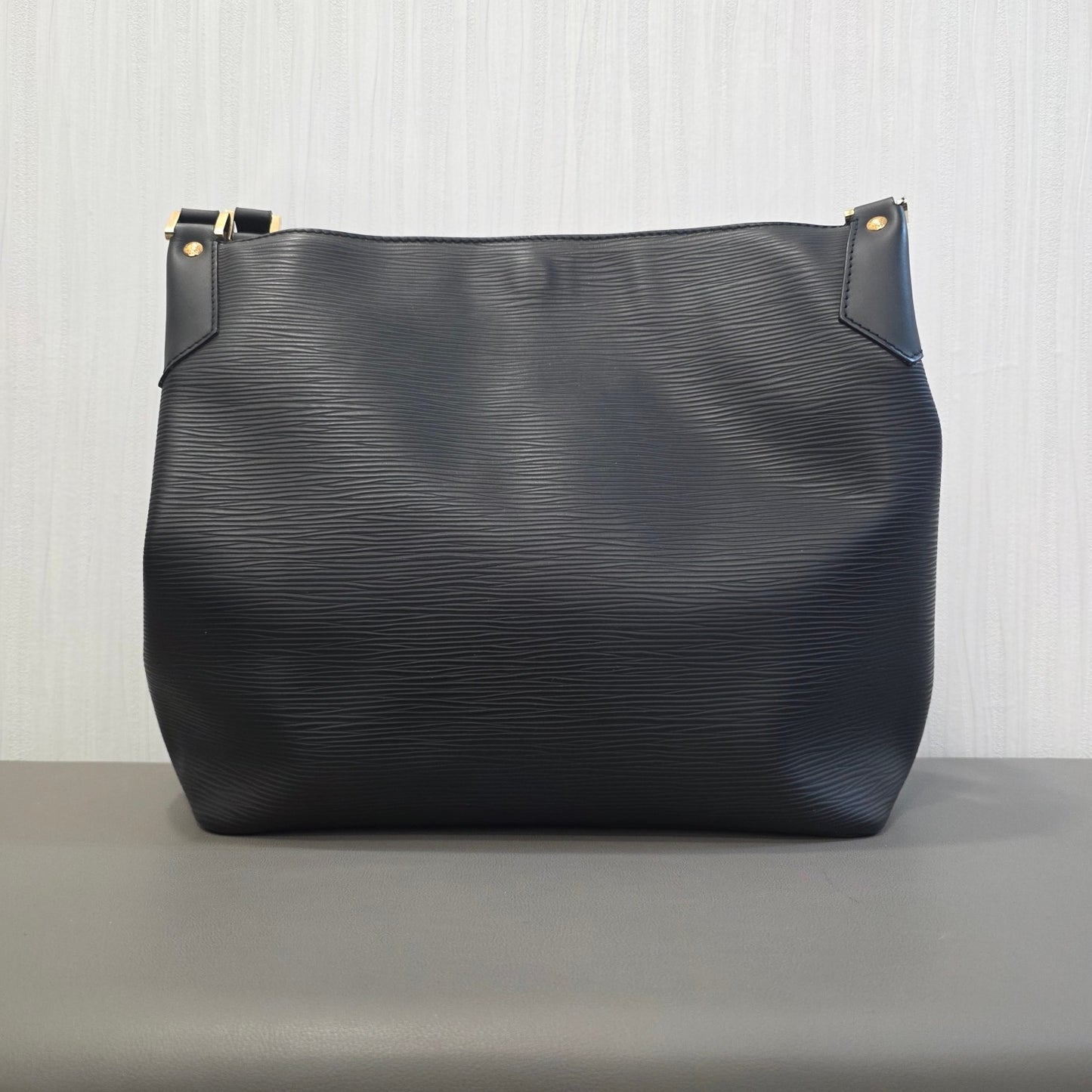Louis Vuitton Crossbody Bag (Pre-owned)