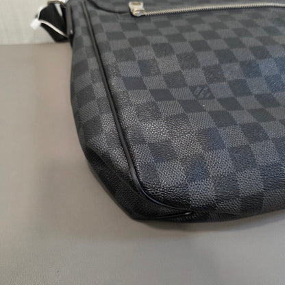 Louis Vuitton Damier One Shoulder Bag (Pre-owned)