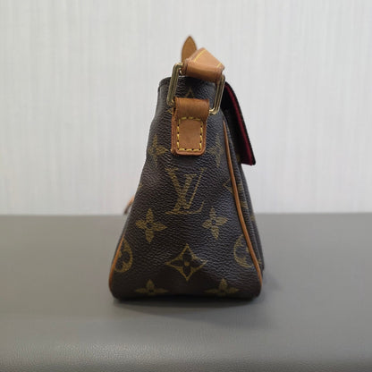 Louis Vuitton Monogram Crossbody Bag (Pre-owned)