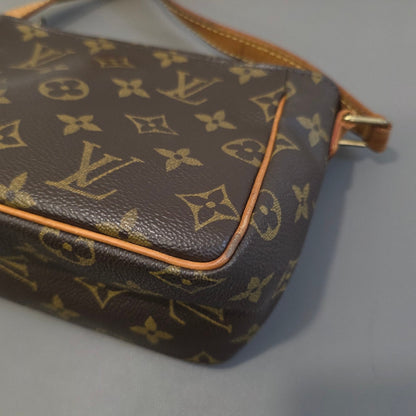 Louis Vuitton Monogram Crossbody Bag (Pre-owned)