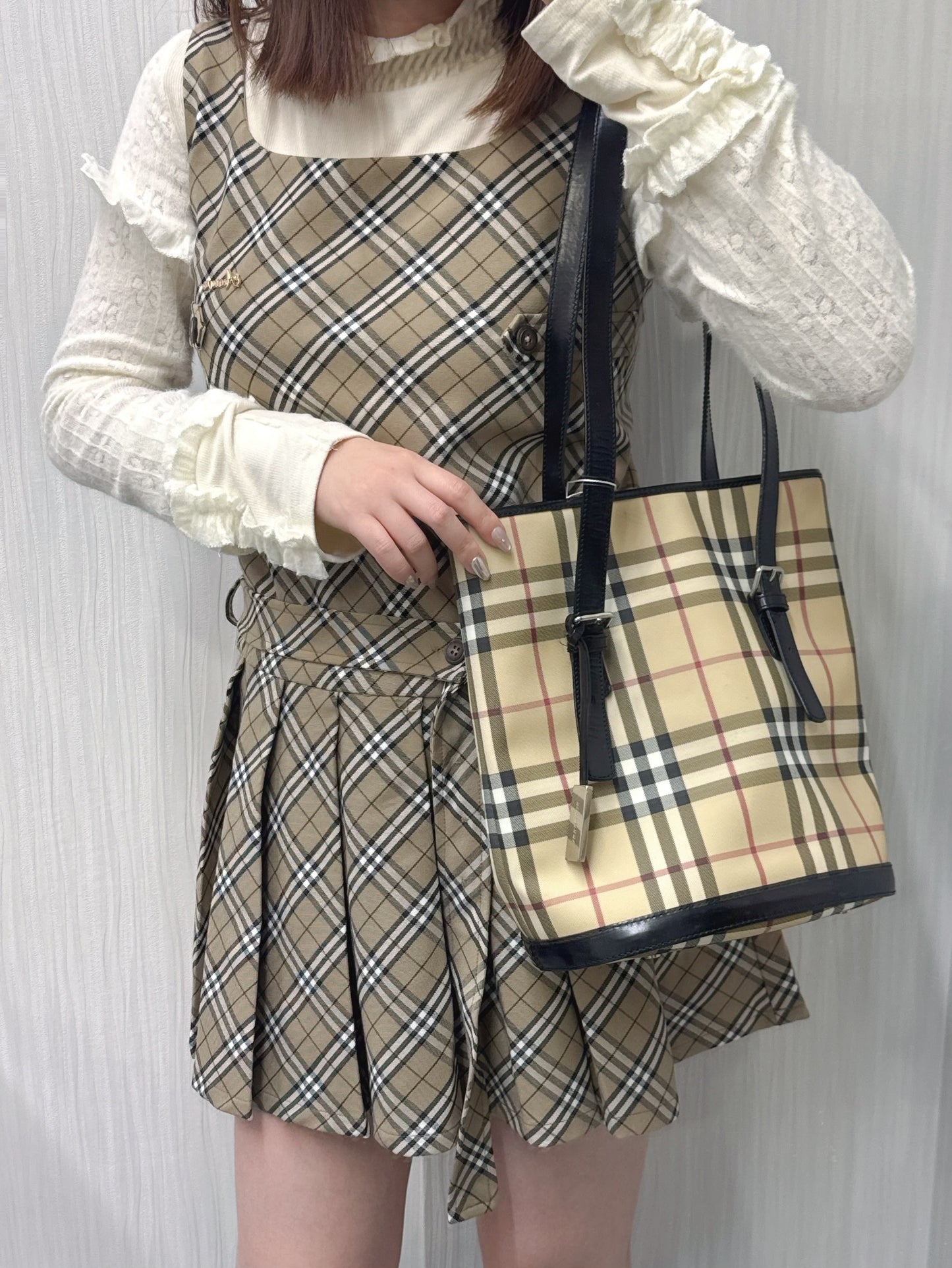 Burberry Tote Bag (Pre-owned)