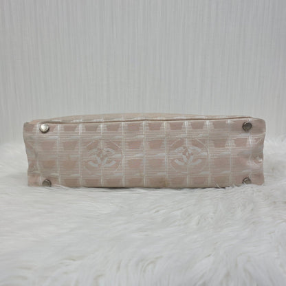 CHANEL Ice Grid Baguette Bag (Pre-owned)