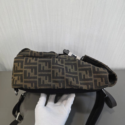 FENDI monogram 背包（二手） 