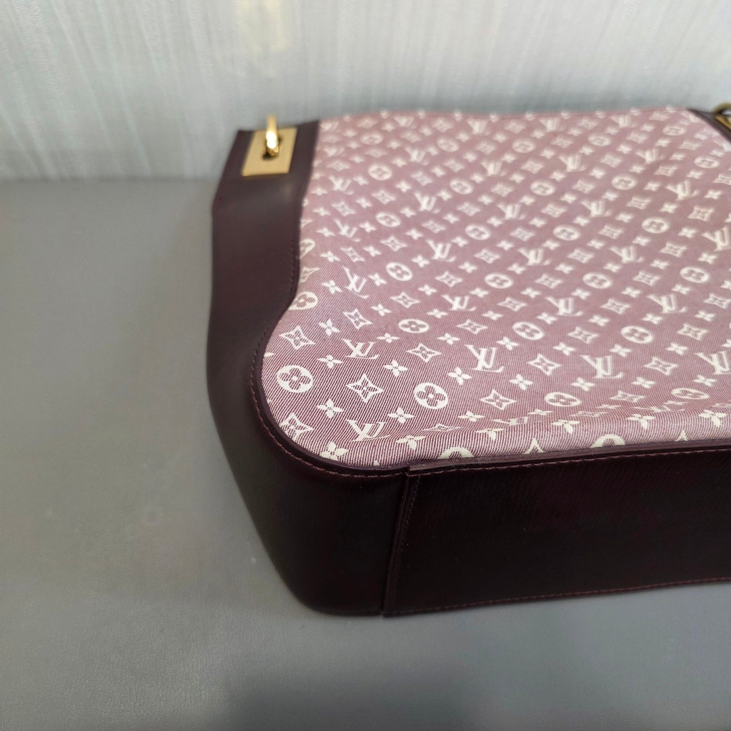 Louis Vuitton One Shoulder Bag (Pre-owned)