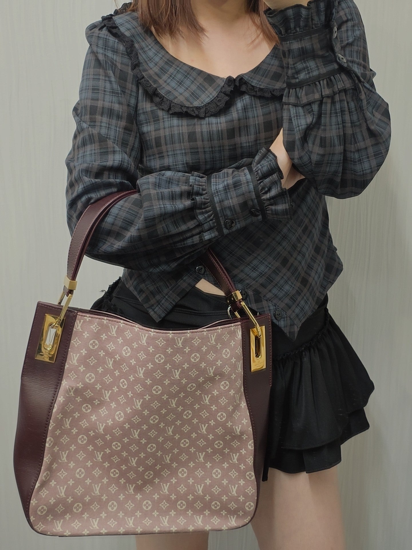 Louis Vuitton One Shoulder Bag (Pre-owned)