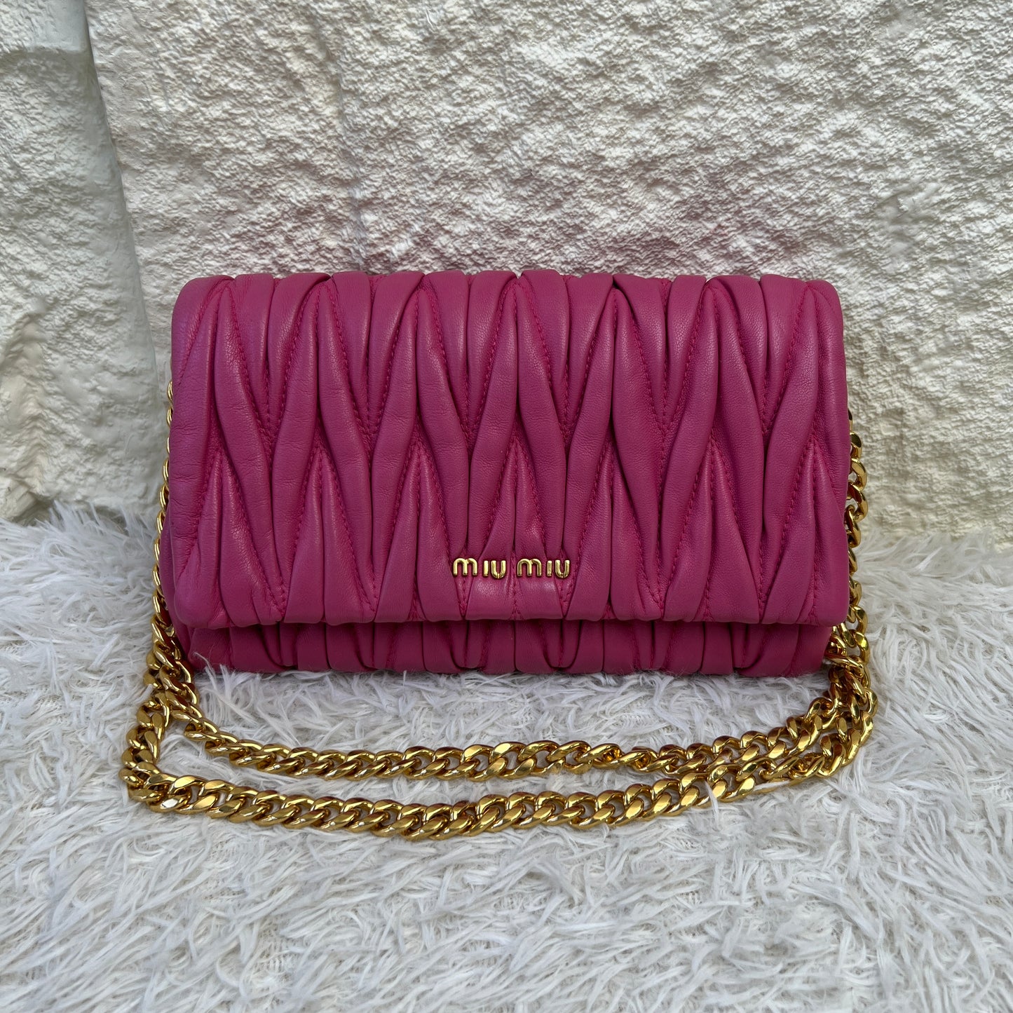 MIUMIU Chained Shoulder Bag (Pre-owned)