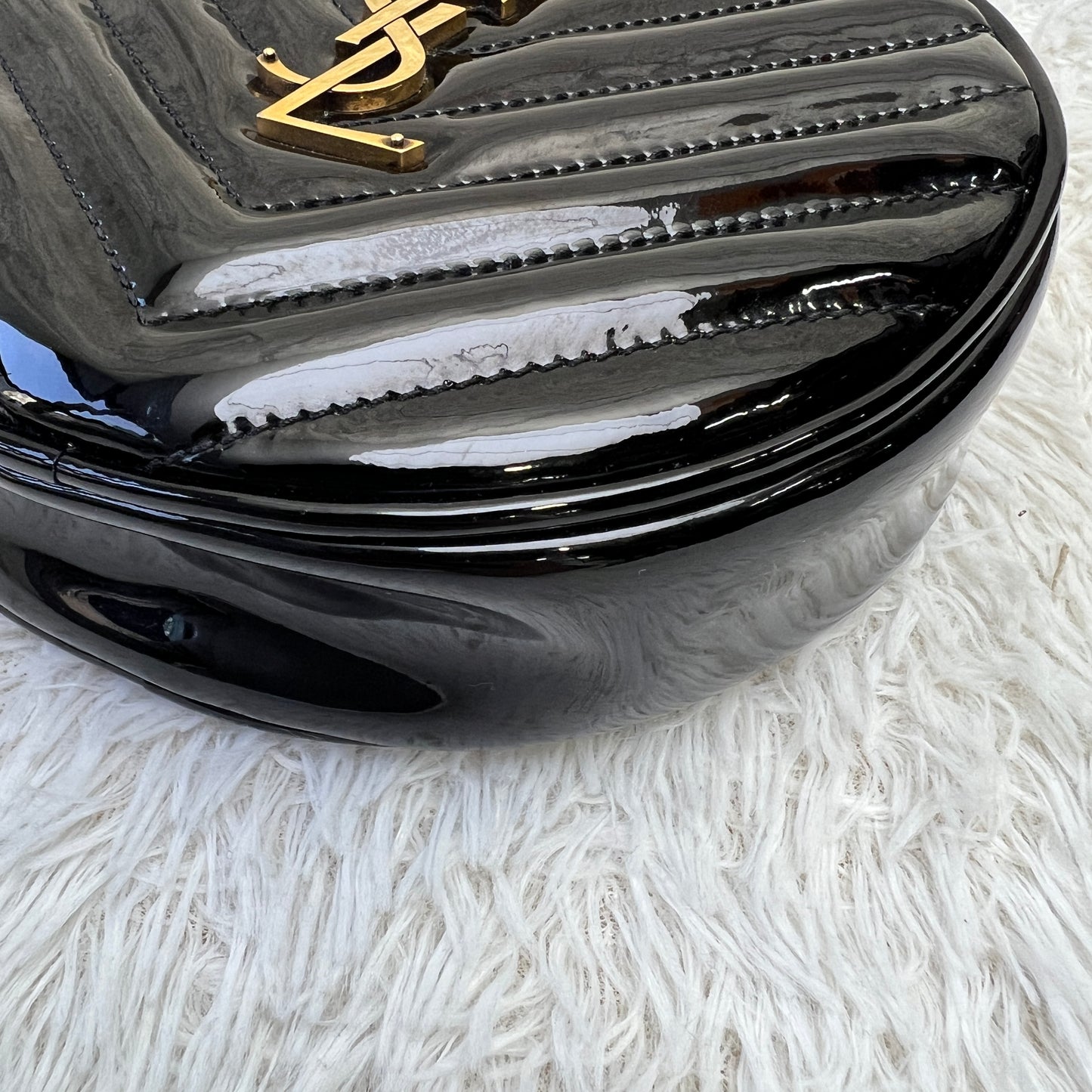 YSL Chained Vinyle Round Shoulder Bag (Pre-owned)