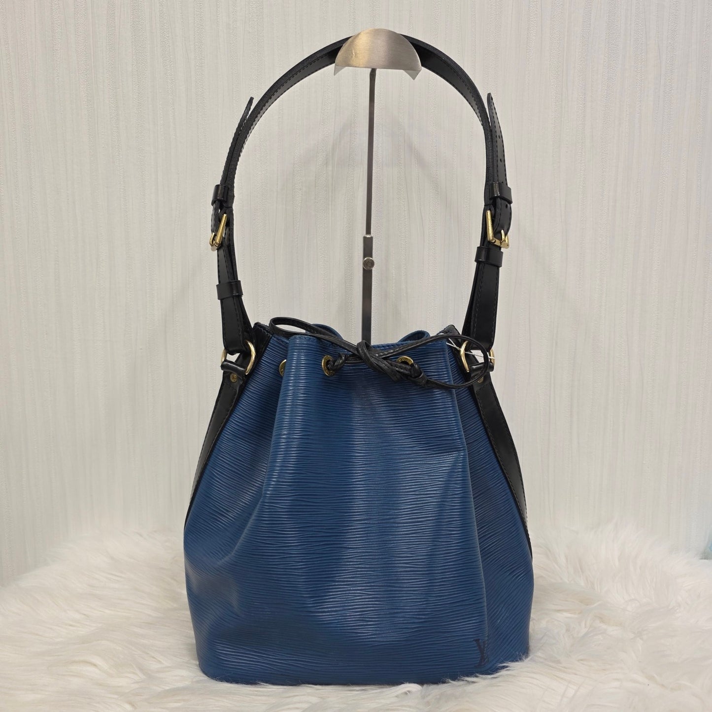 Louis Vuitton Epi Bucket Bag (Pre-owned)