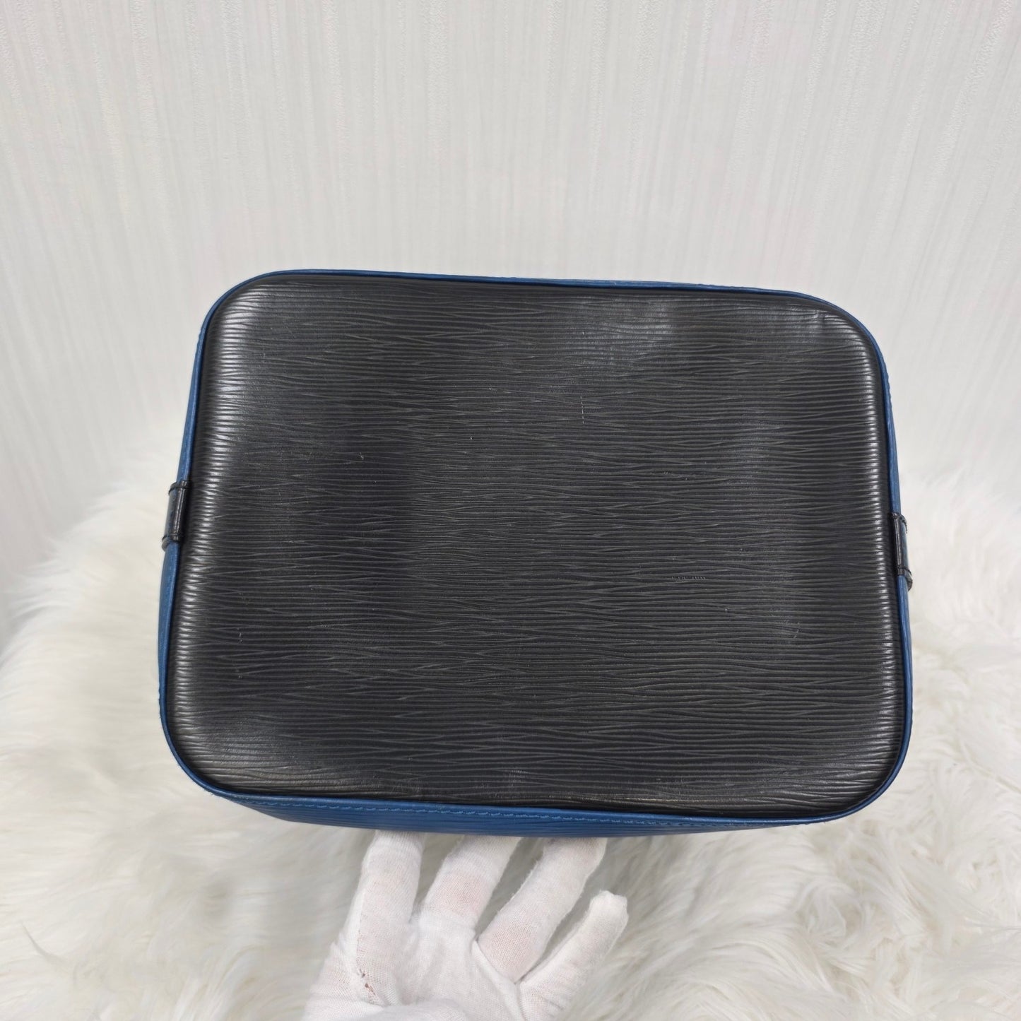 Louis Vuitton Epi Bucket Bag (Pre-owned)