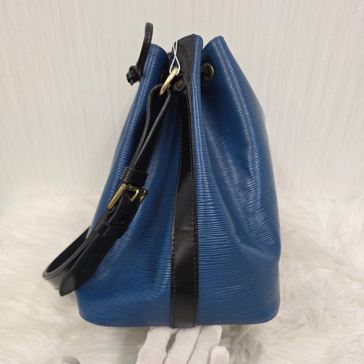 Louis Vuitton Epi Bucket Bag (Pre-owned)