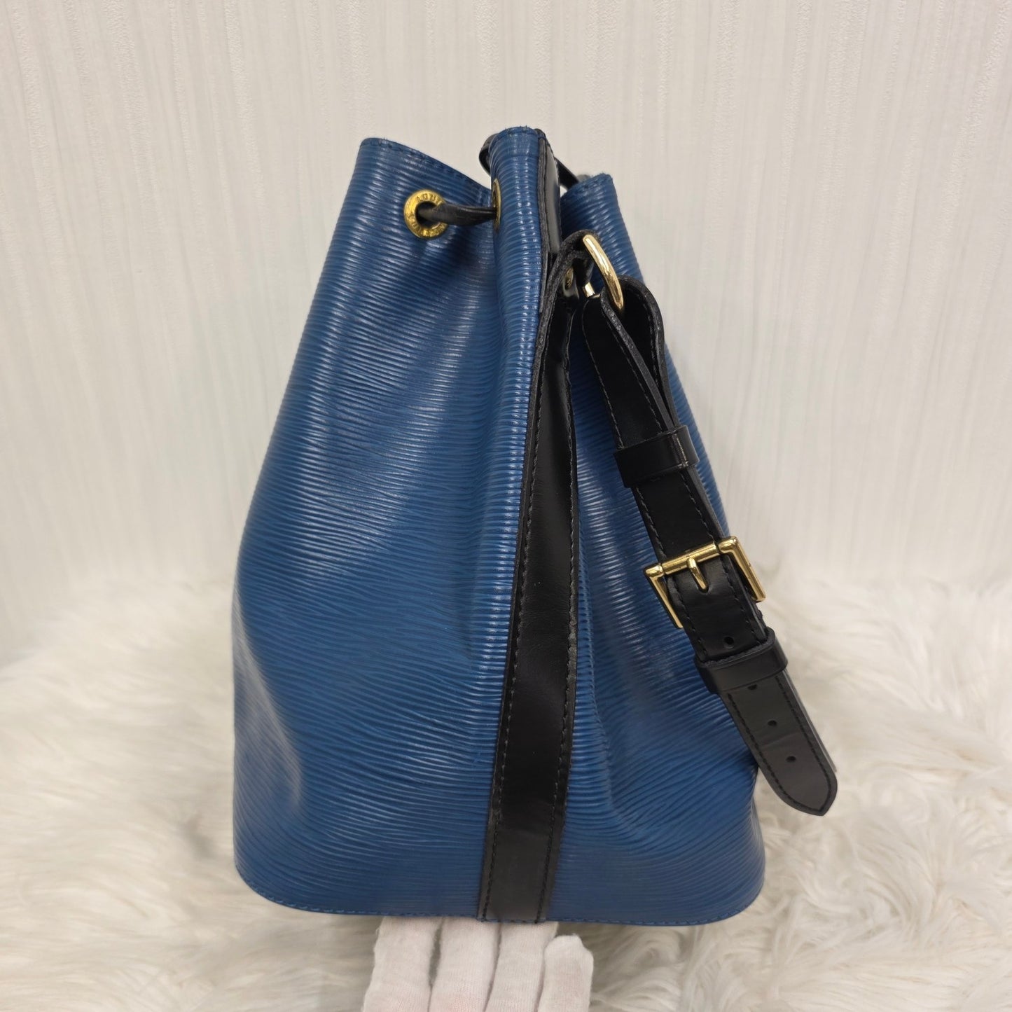 Louis Vuitton Epi Bucket Bag (Pre-owned)