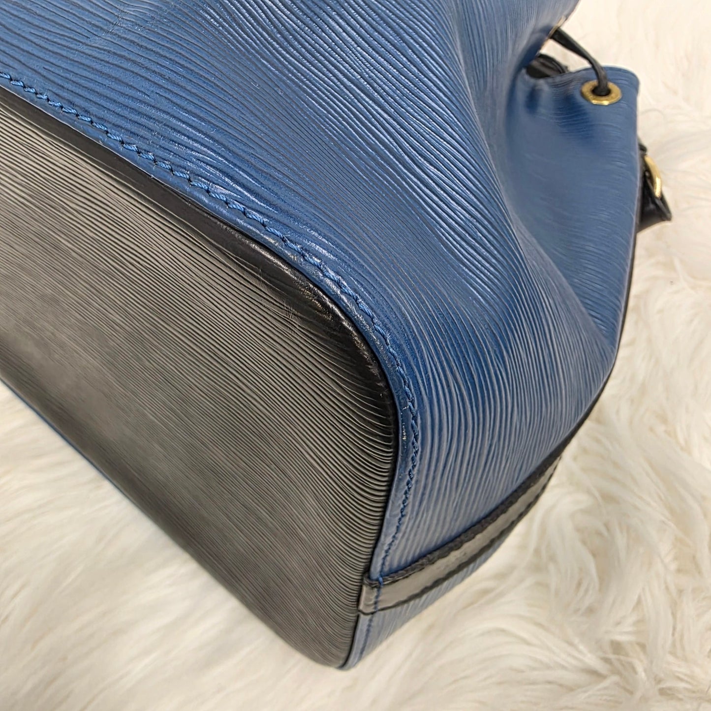 Louis Vuitton Epi Bucket Bag (Pre-owned)