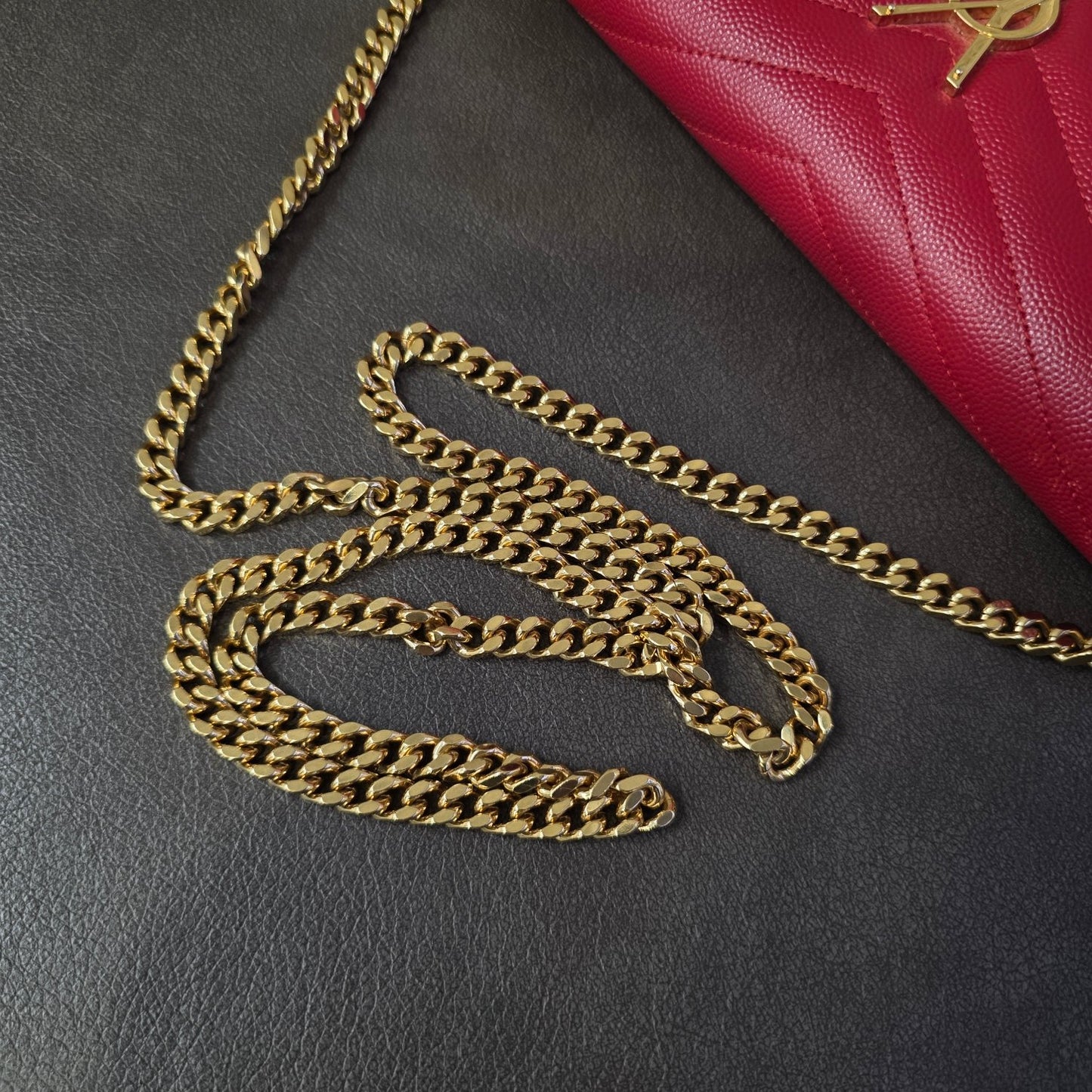 YSL Chained Crossbody Bag (Pre-owned)