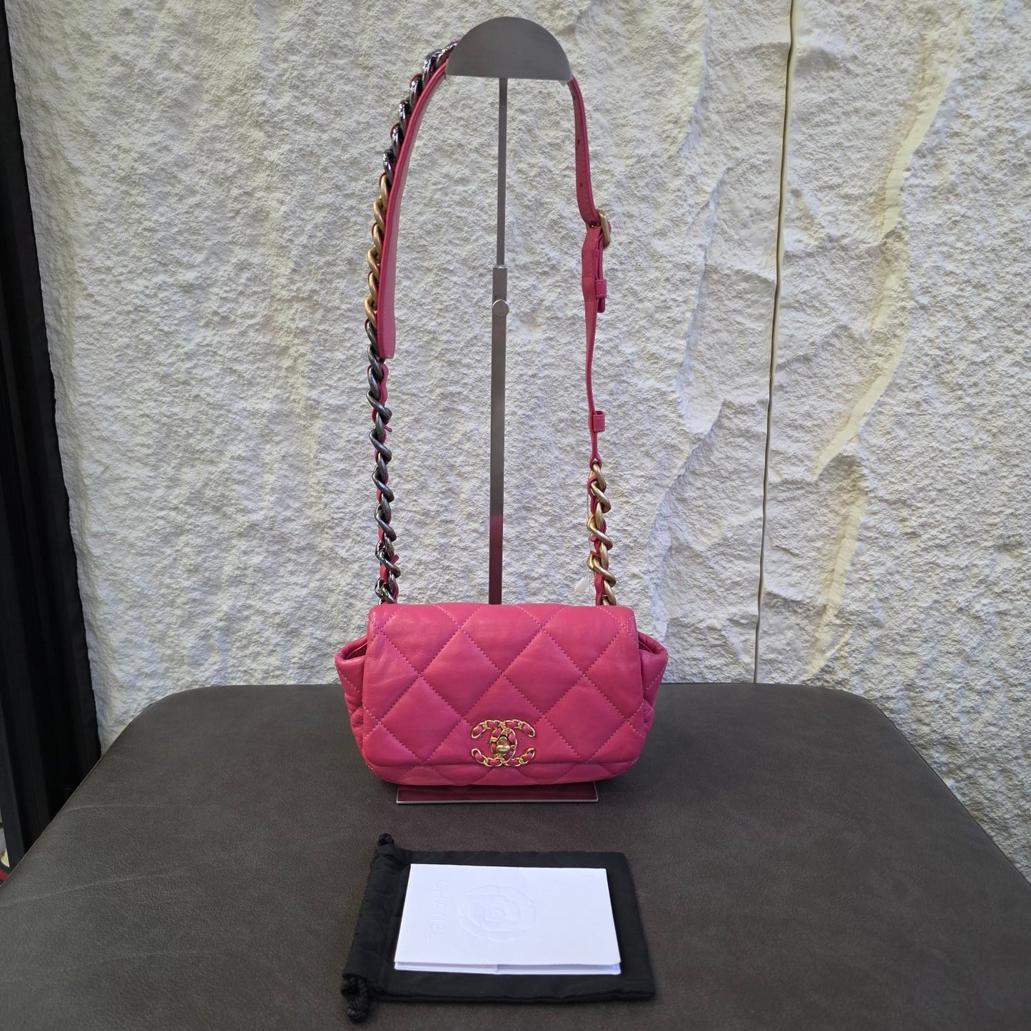 Chanel Quilted Waist Bag （Pre-owned)