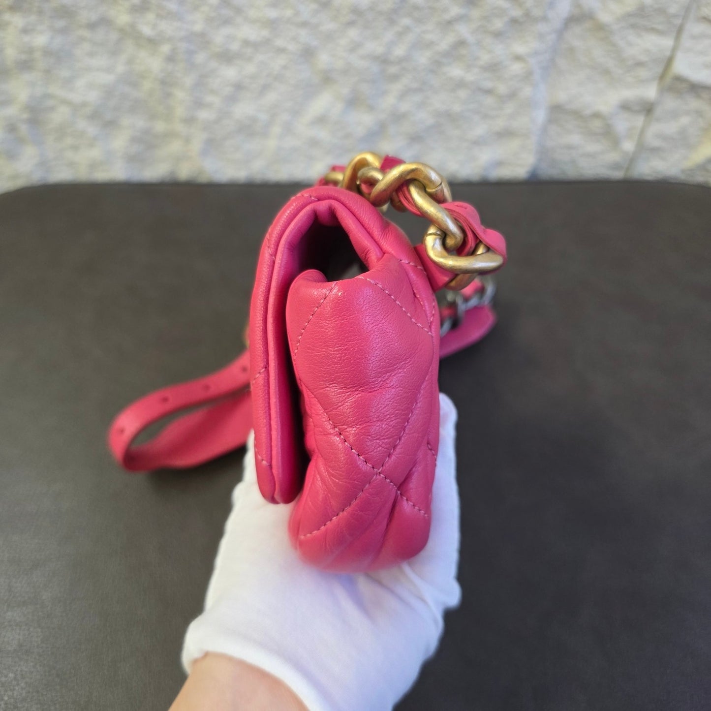 Chanel Quilted Waist Bag （Pre-owned)