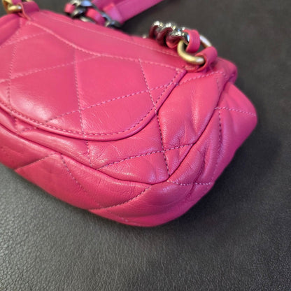 Chanel Quilted Waist Bag （Pre-owned)