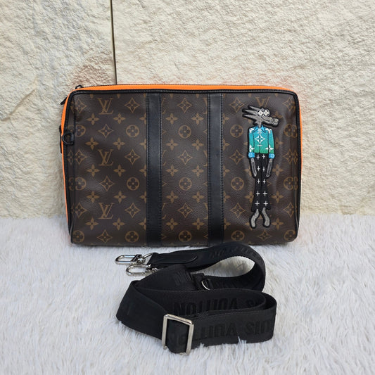 Louis Vuitton Keepall Pouch Shoulder Bag (Pre-owned)