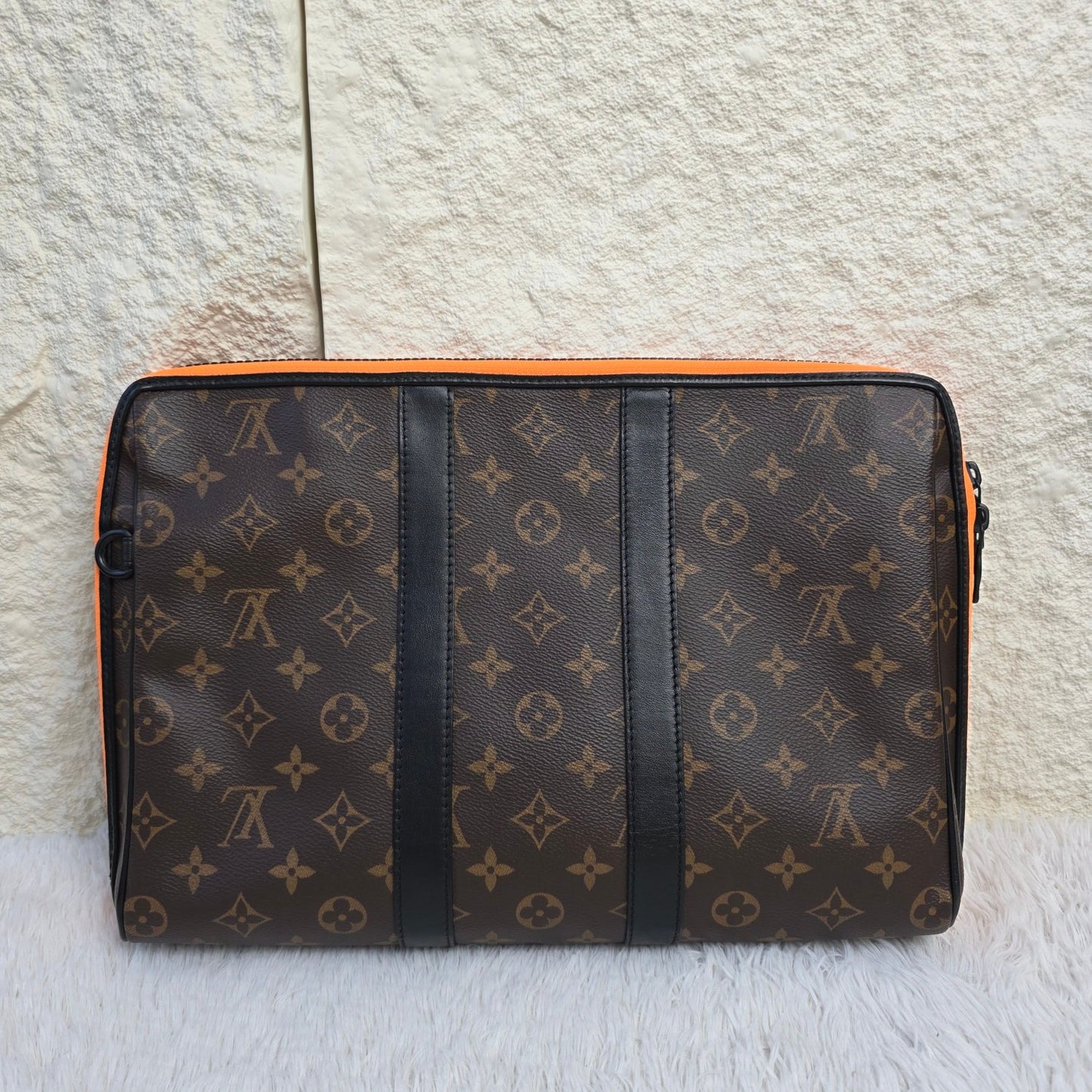 Louis Vuitton Keepall Pouch Shoulder Bag (Pre-owned)
