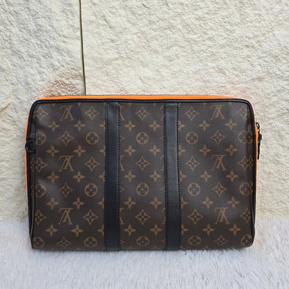 Louis Vuitton Keepall Pouch Shoulder Bag (Pre-owned)