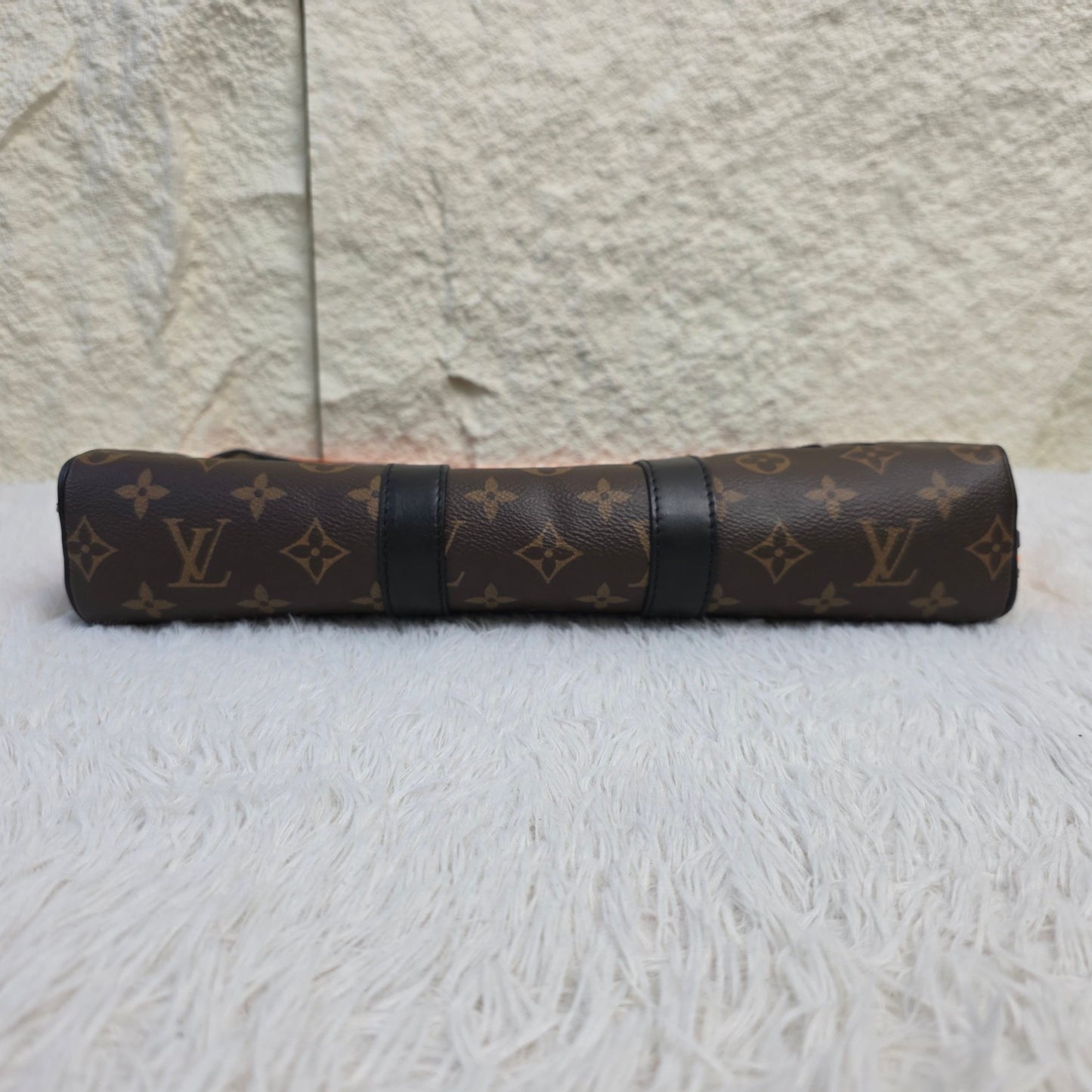 Louis Vuitton Keepall Pouch Shoulder Bag (Pre-owned)