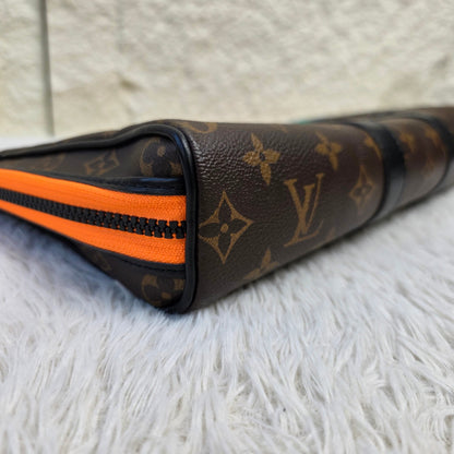 Louis Vuitton Keepall Pouch Shoulder Bag (Pre-owned)
