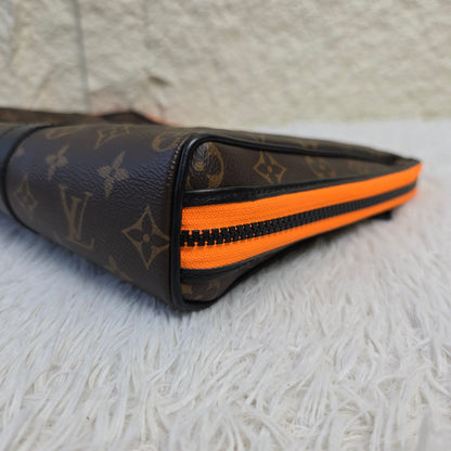 Louis Vuitton Keepall Pouch Shoulder Bag (Pre-owned)