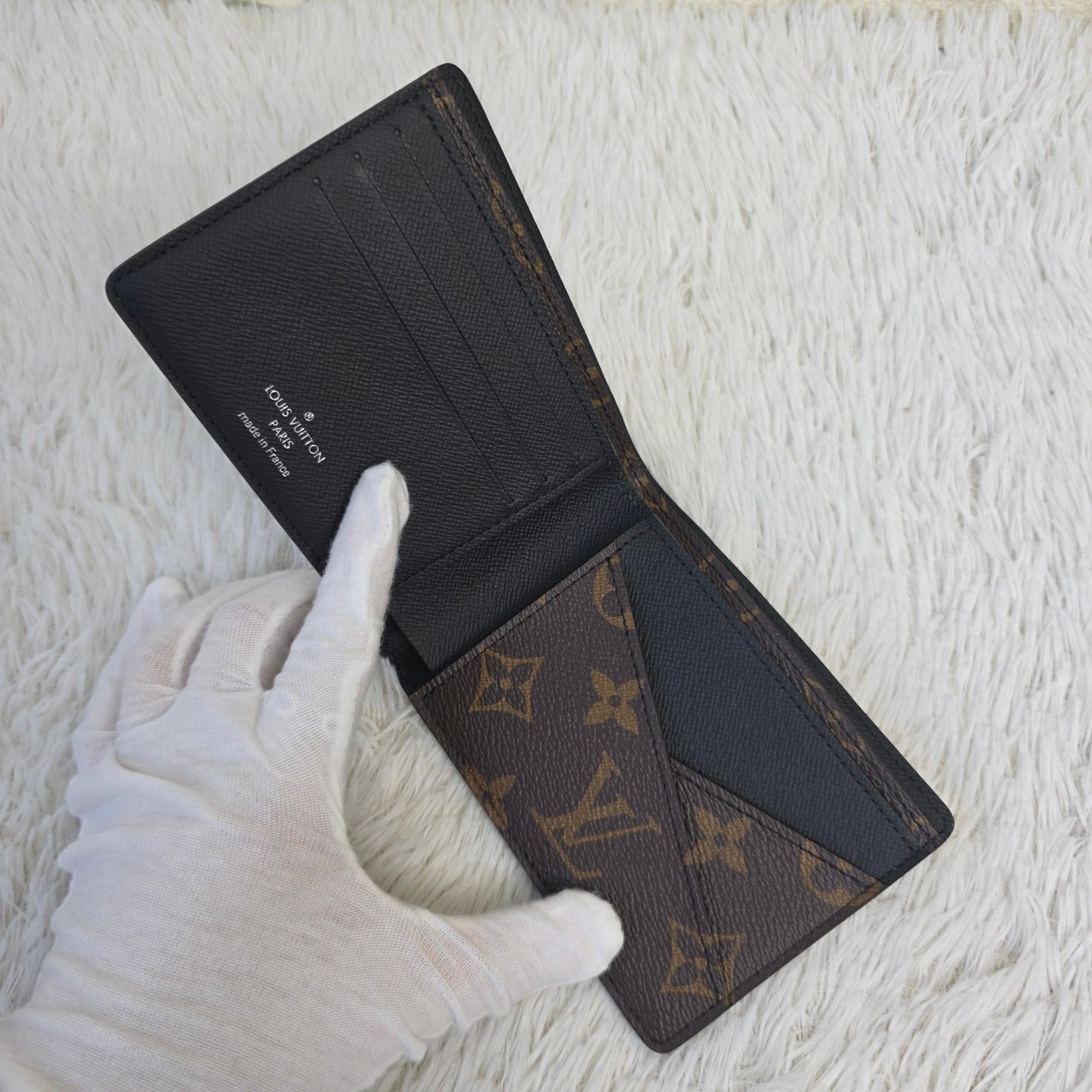 Louis Vuitton Monogram Short Wallet (Pre-owned)
