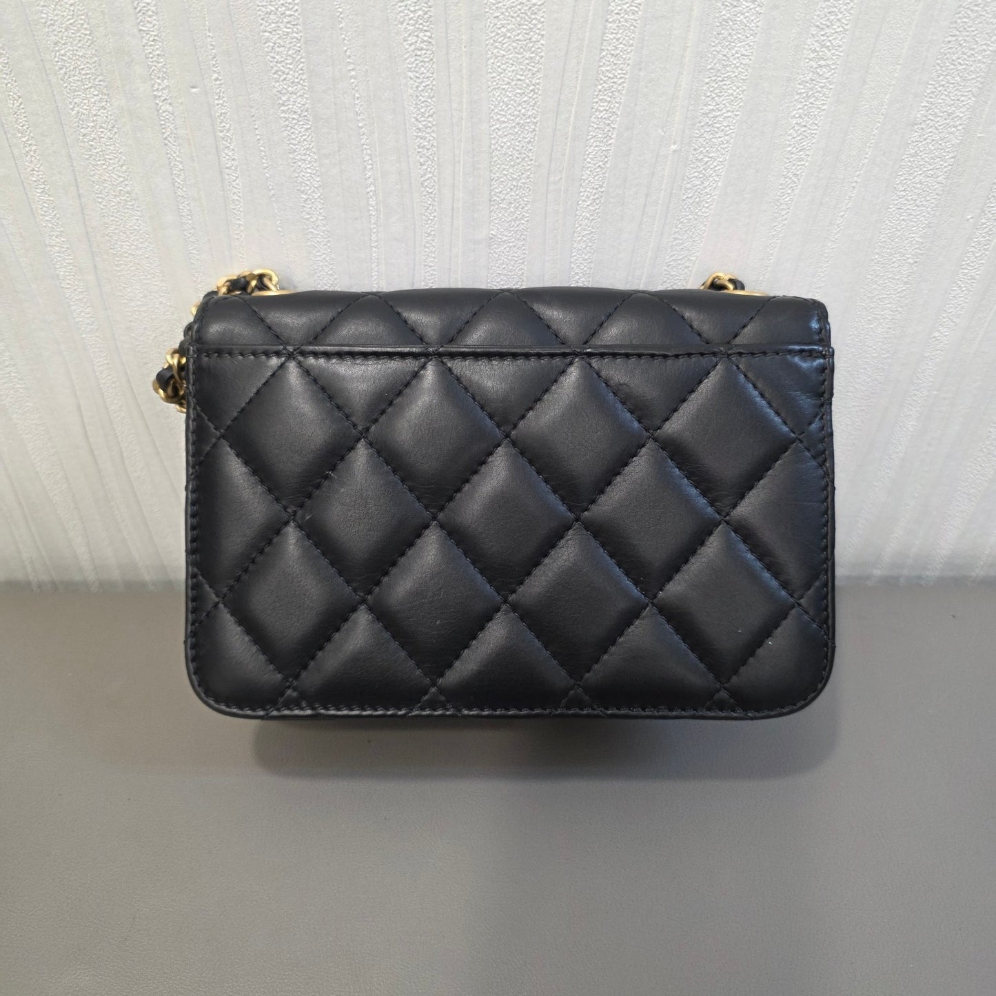 CHANEL Chained Crossbody Bag (Pre-owned)