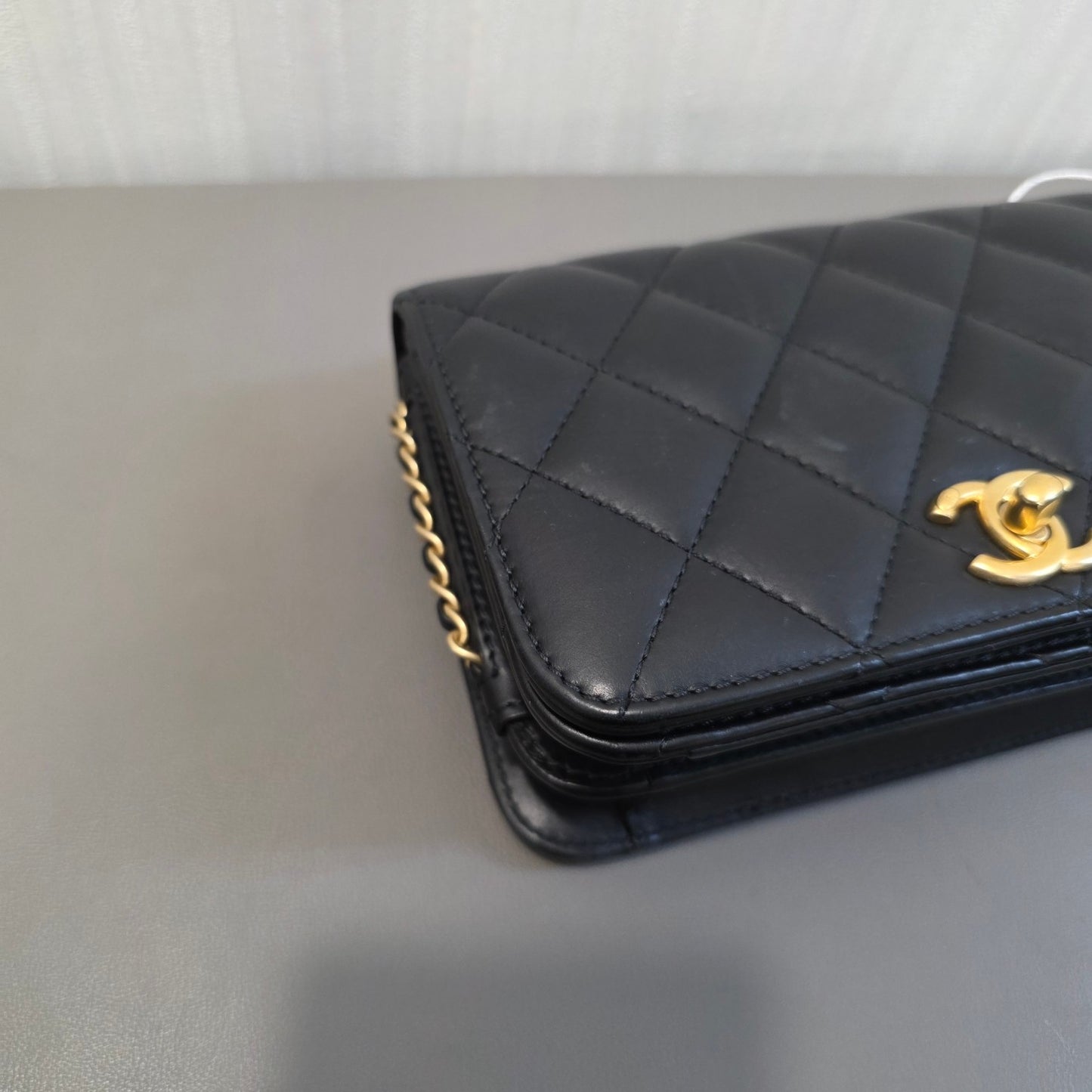 CHANEL Chained Crossbody Bag (Pre-owned)
