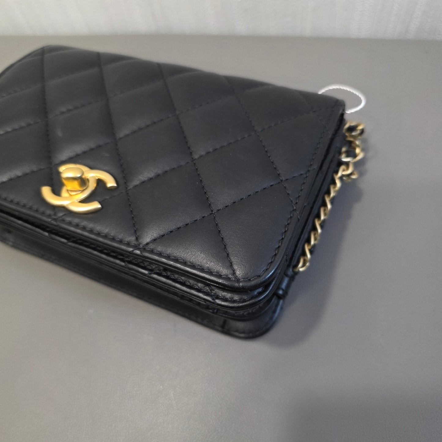 CHANEL Chained Crossbody Bag (Pre-owned)