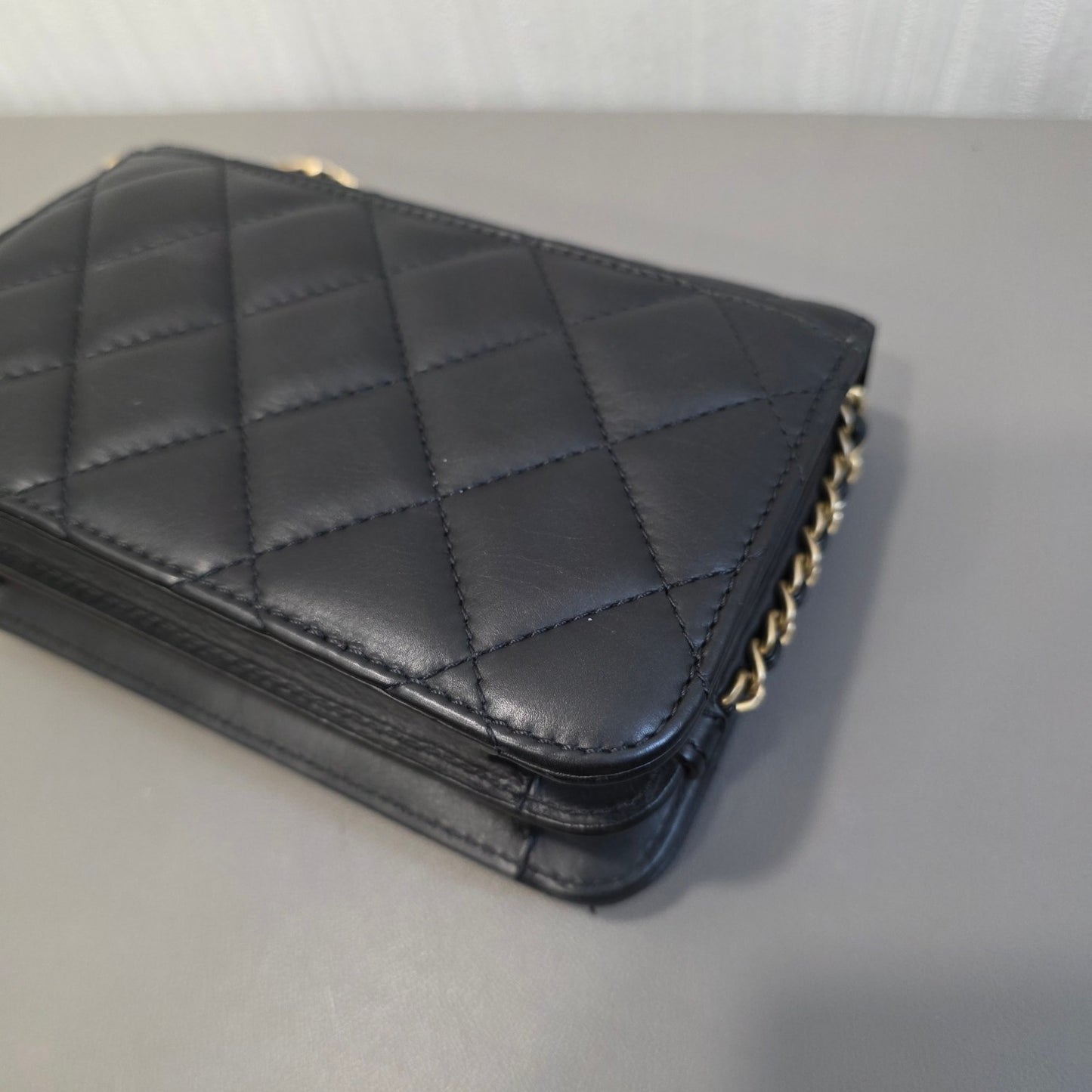 CHANEL Chained Crossbody Bag (Pre-owned)