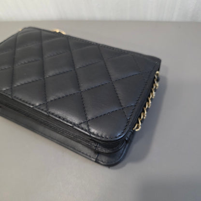 CHANEL Chained Crossbody Bag (Pre-owned)