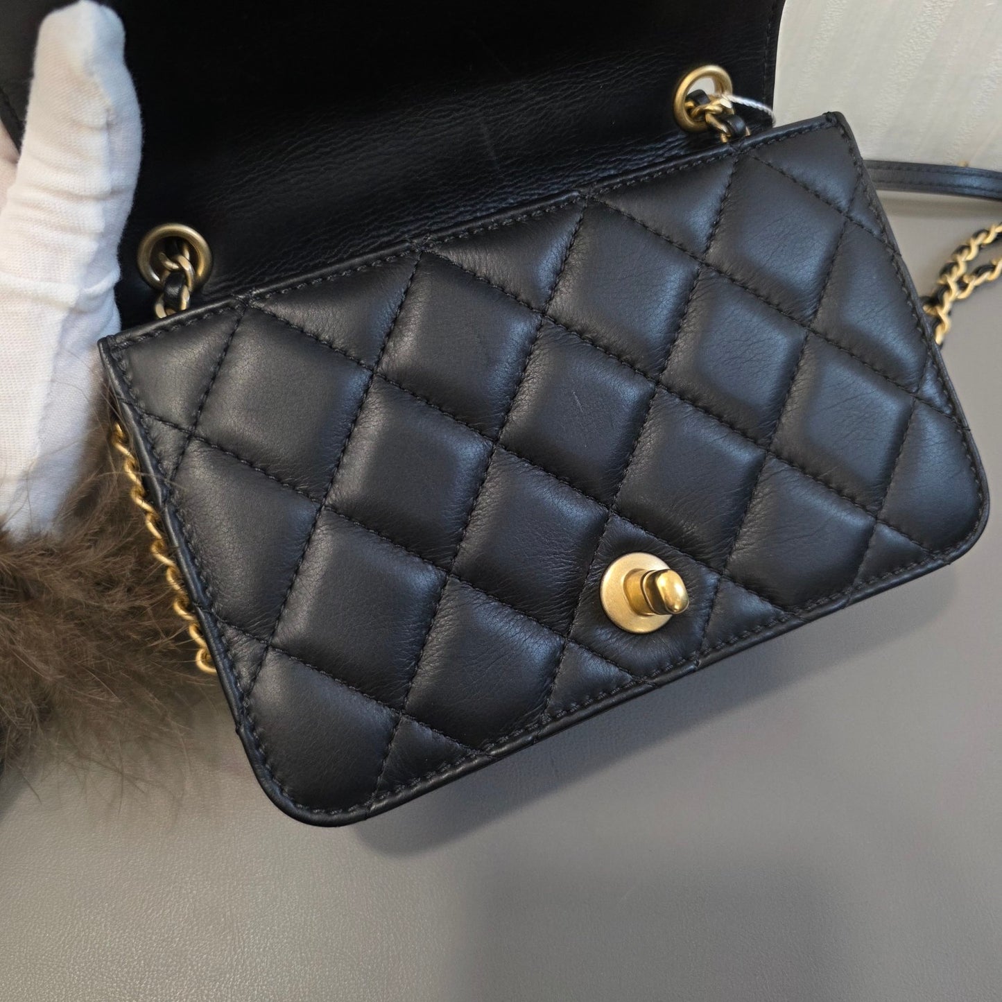 CHANEL Chained Crossbody Bag (Pre-owned)