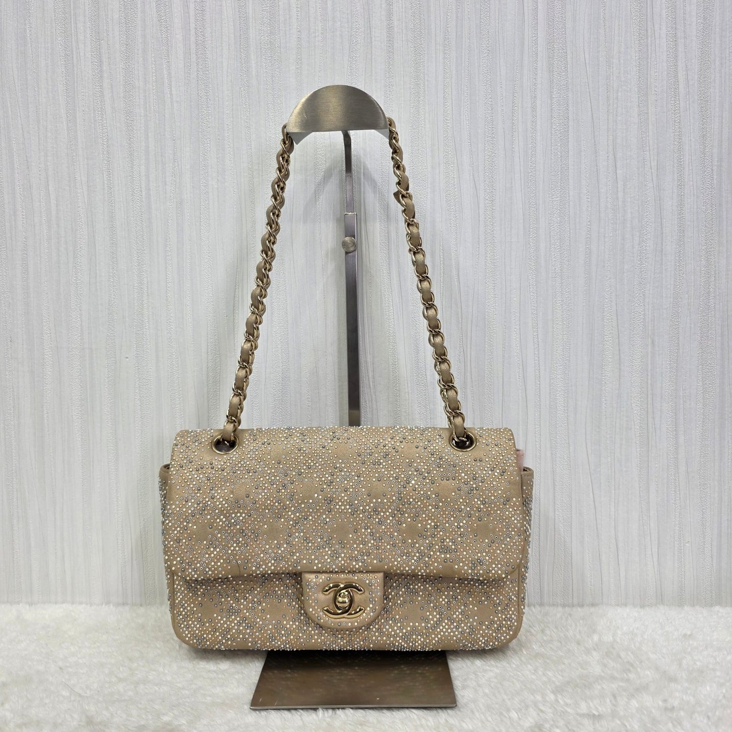 CHANEL Classic Flap Chain Crossbody Bag (Pre-owned)