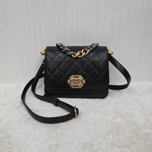 Chanel Classic Flap Bag (Pre-owned)