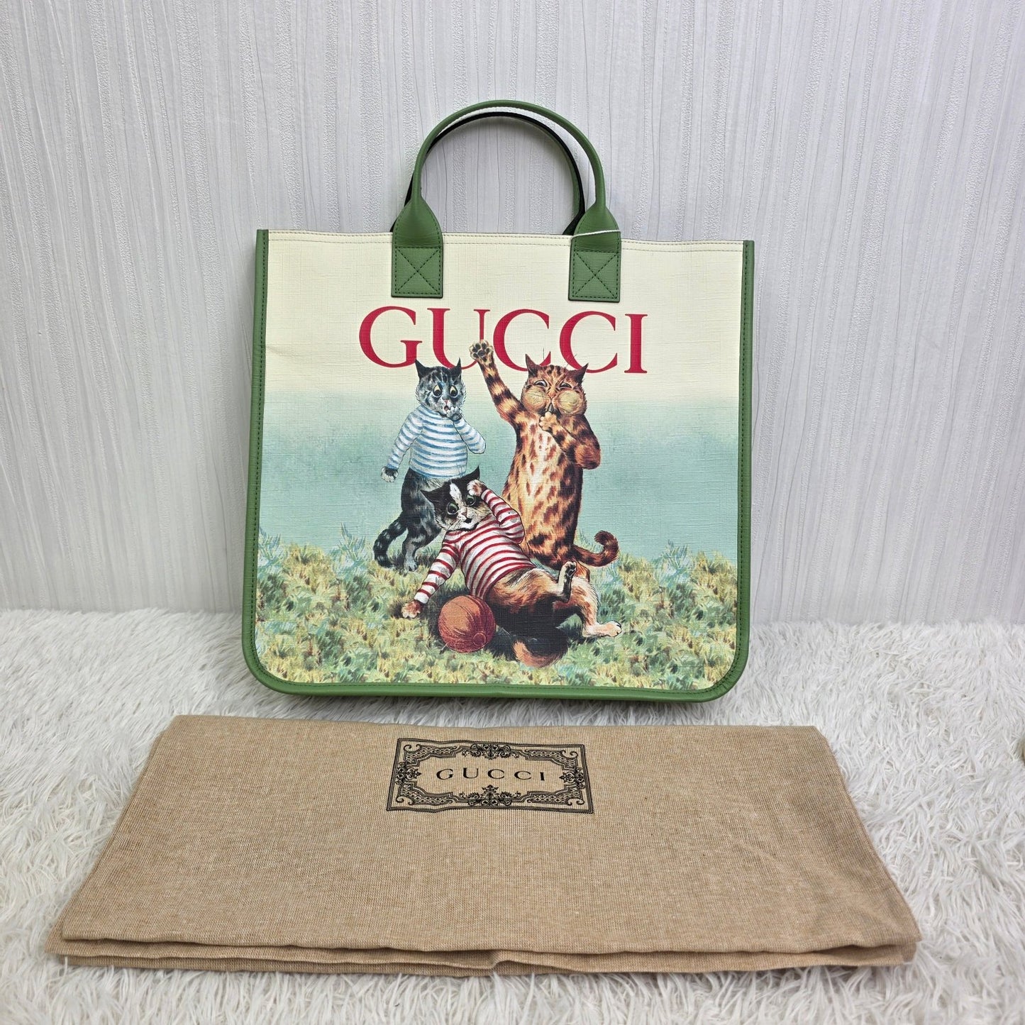 GUCCI Medium Tote Bag – Cat Print Canvas with Green Leather Trim (Pre-owned)