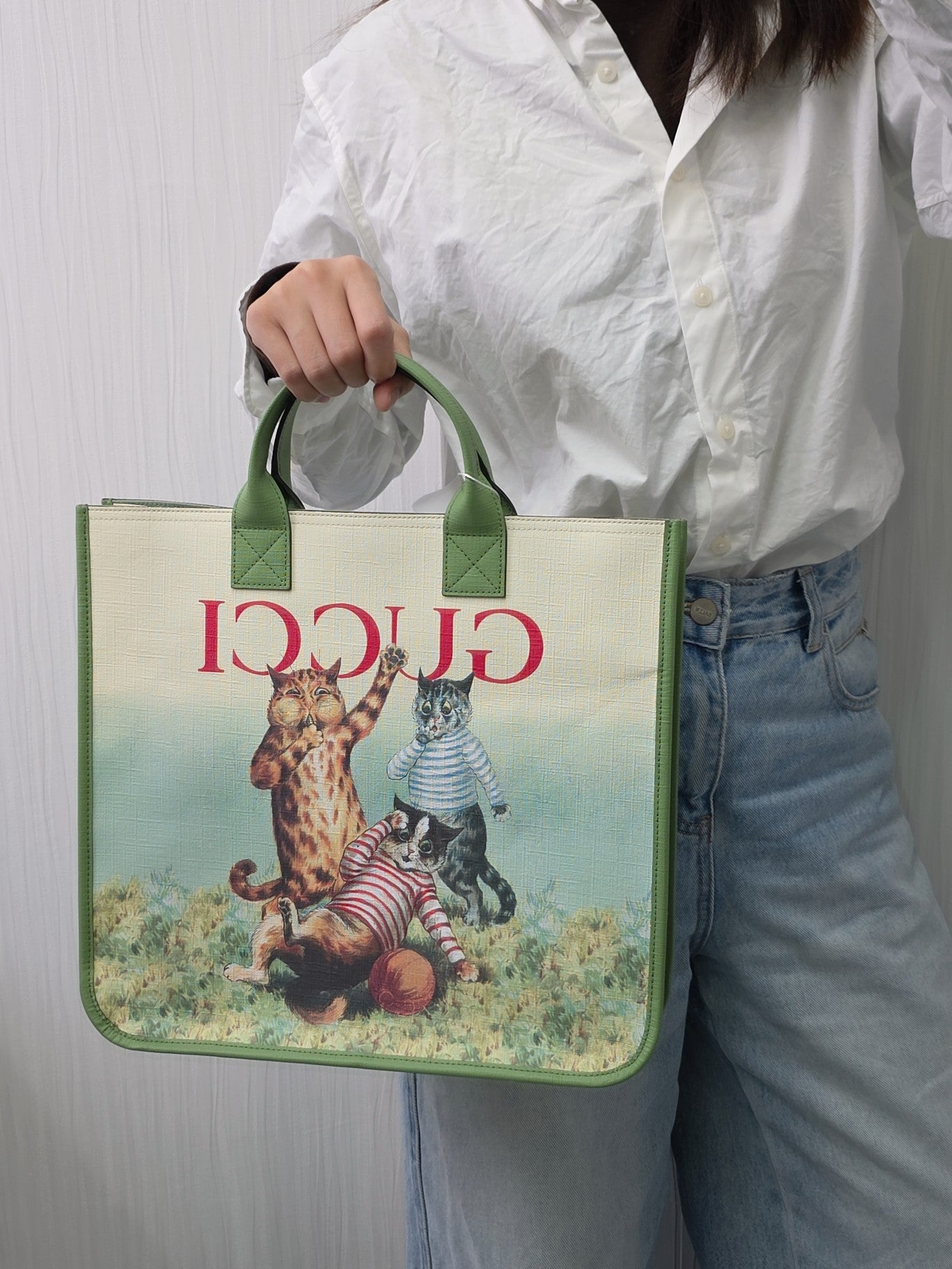 GUCCI Medium Tote Bag – Cat Print Canvas with Green Leather Trim (Pre-owned)