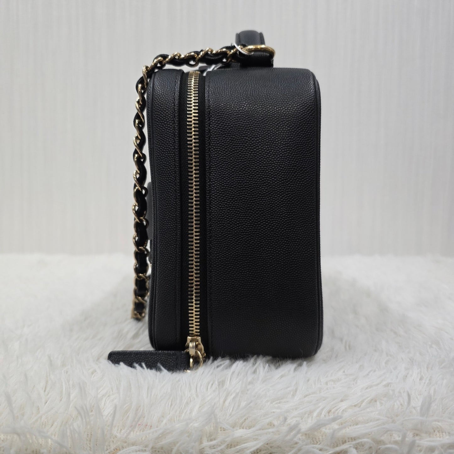 CHANEL CC Filigree Vanity Case Bag (Pre-Owned)