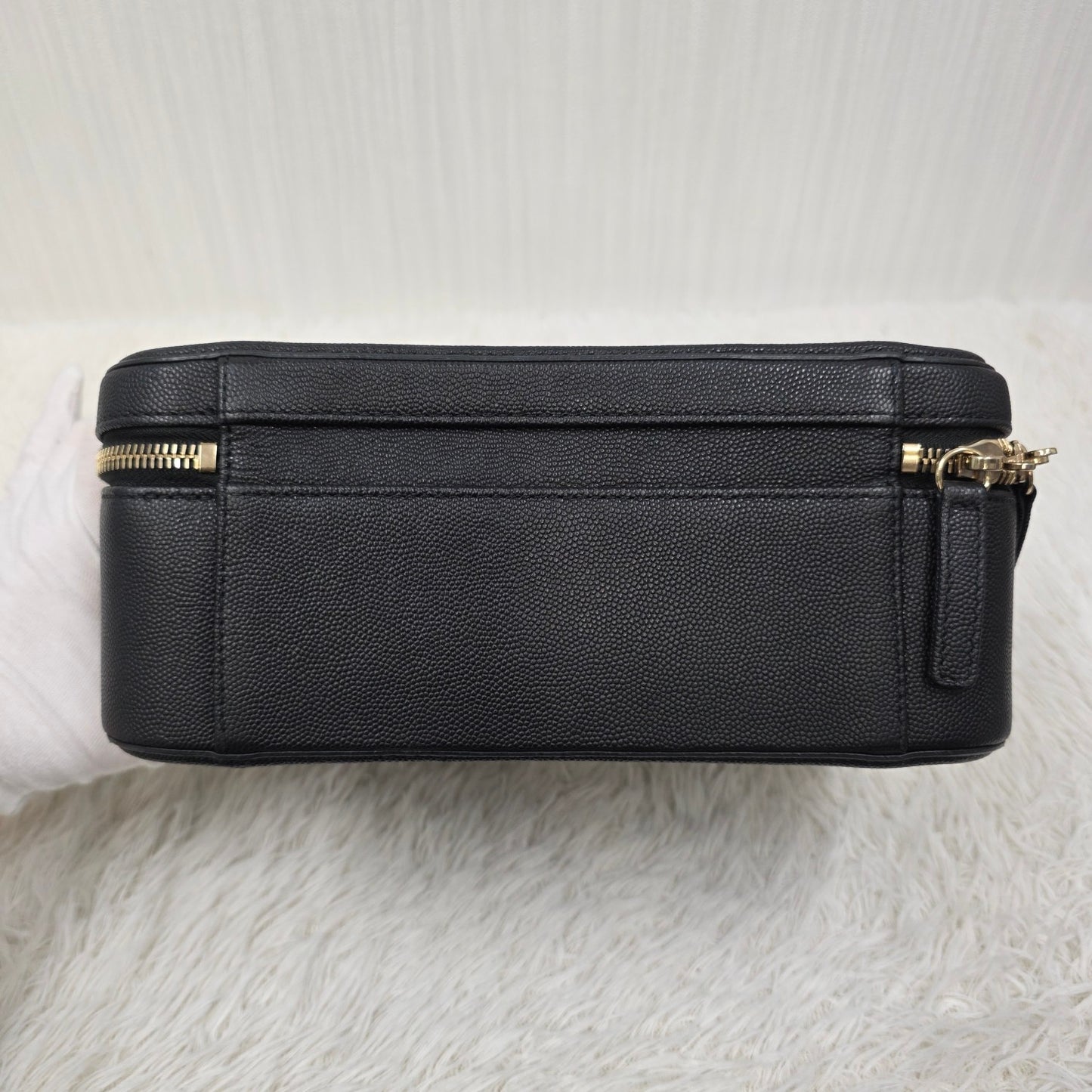 CHANEL CC Filigree Vanity Case Bag (Pre-Owned)