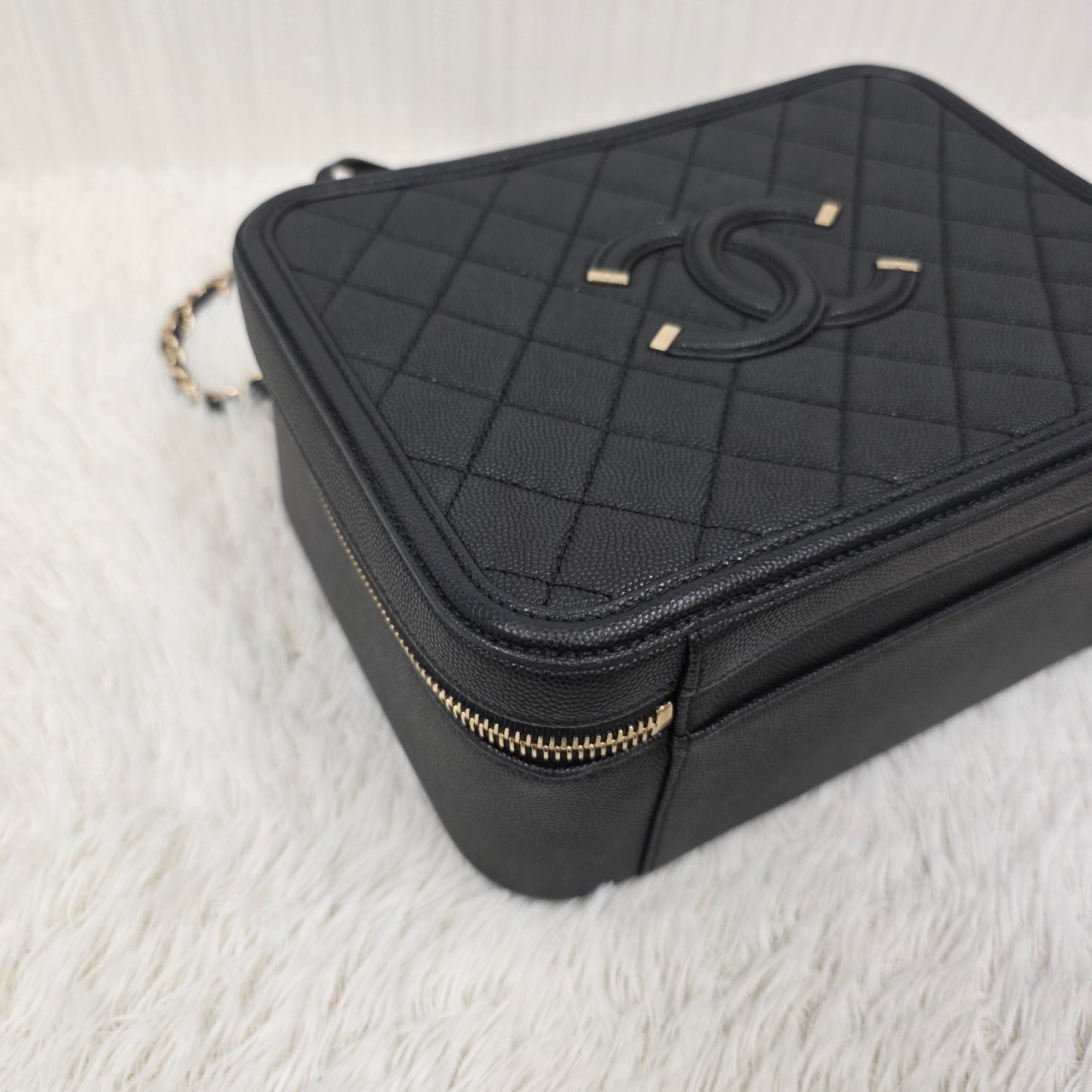 CHANEL CC Filigree Vanity Case Bag (Pre-Owned)