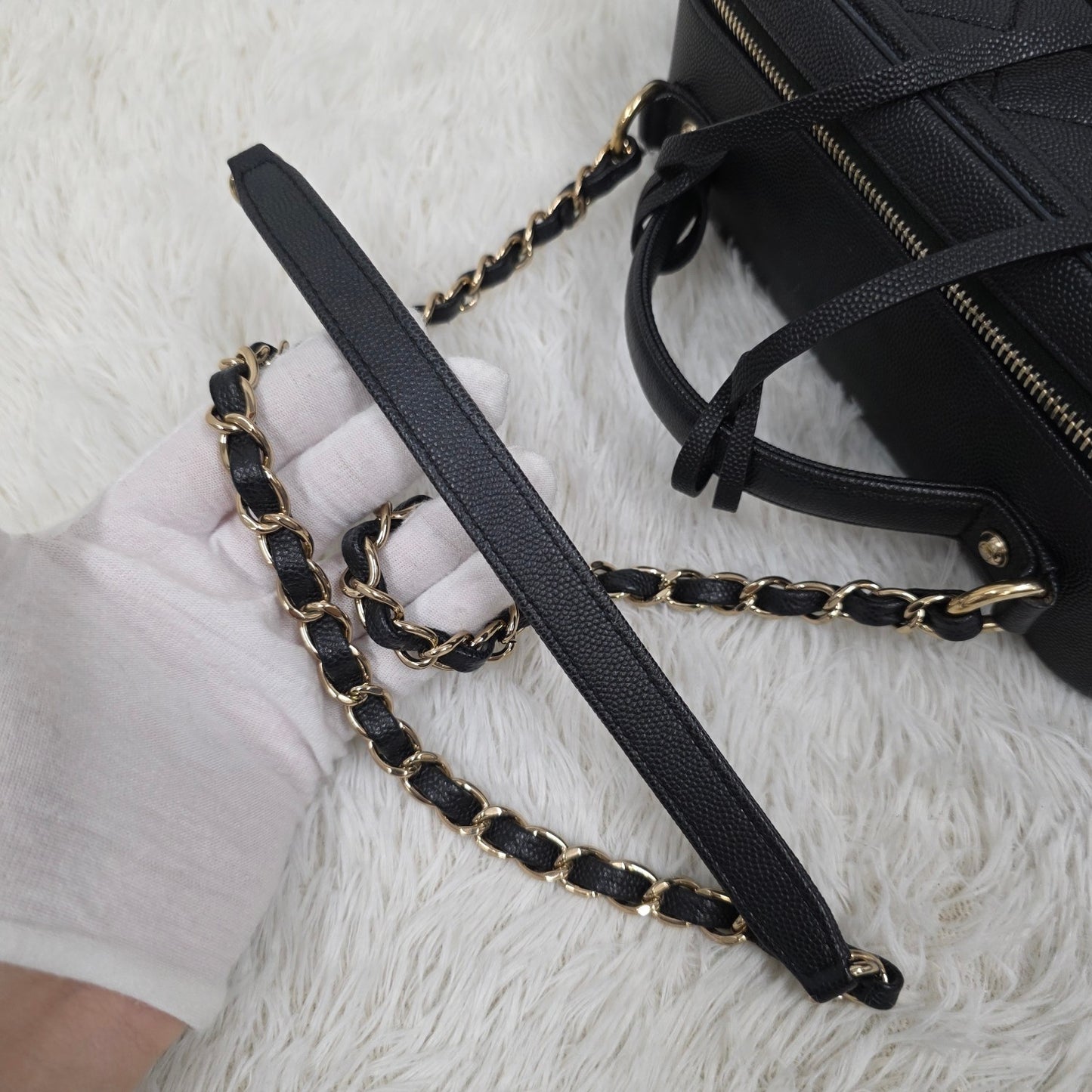 CHANEL CC Filigree Vanity Case Bag (Pre-Owned)