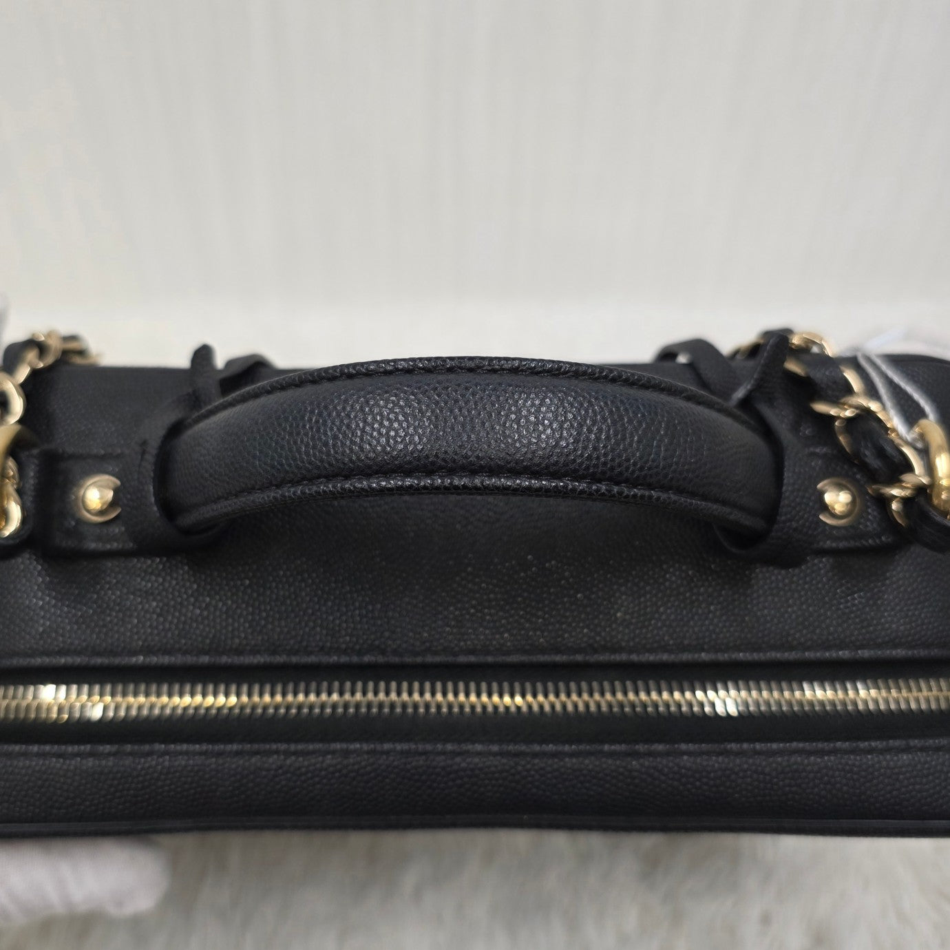 CHANEL CC Filigree Vanity Case Bag (Pre-Owned)