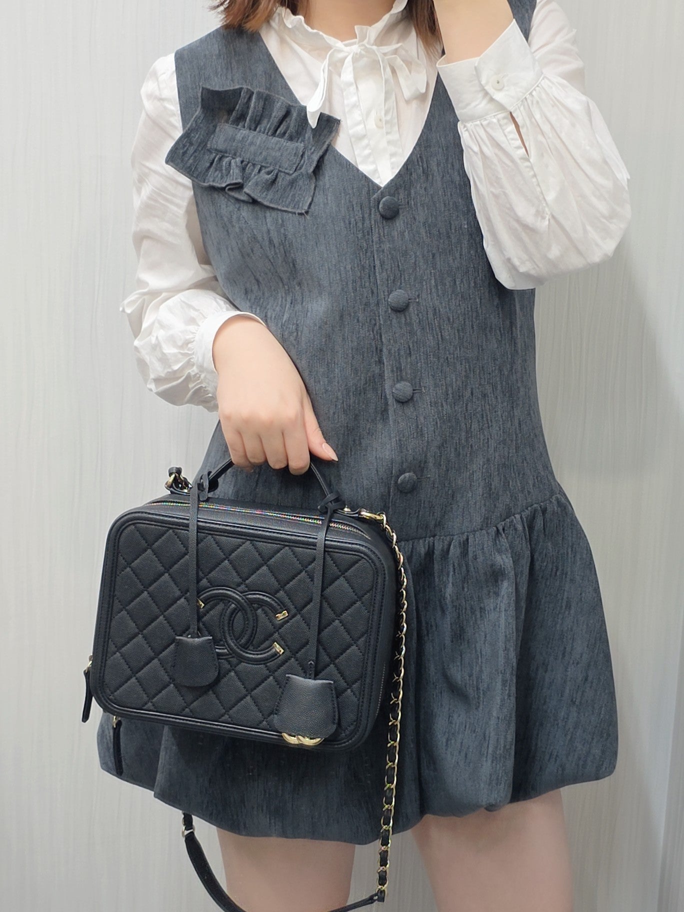 CHANEL CC Filigree Vanity Case Bag (Pre-Owned)