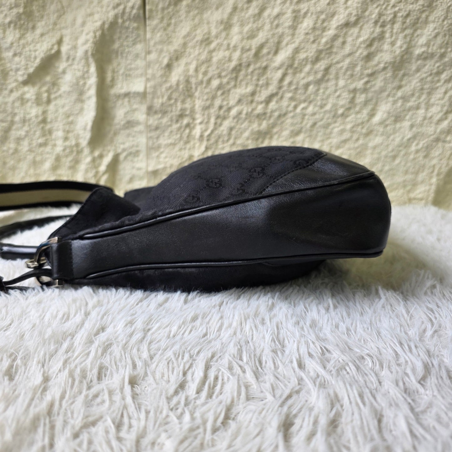Gucci GG Canvas Shoulder Handbag (Pre-Owned)