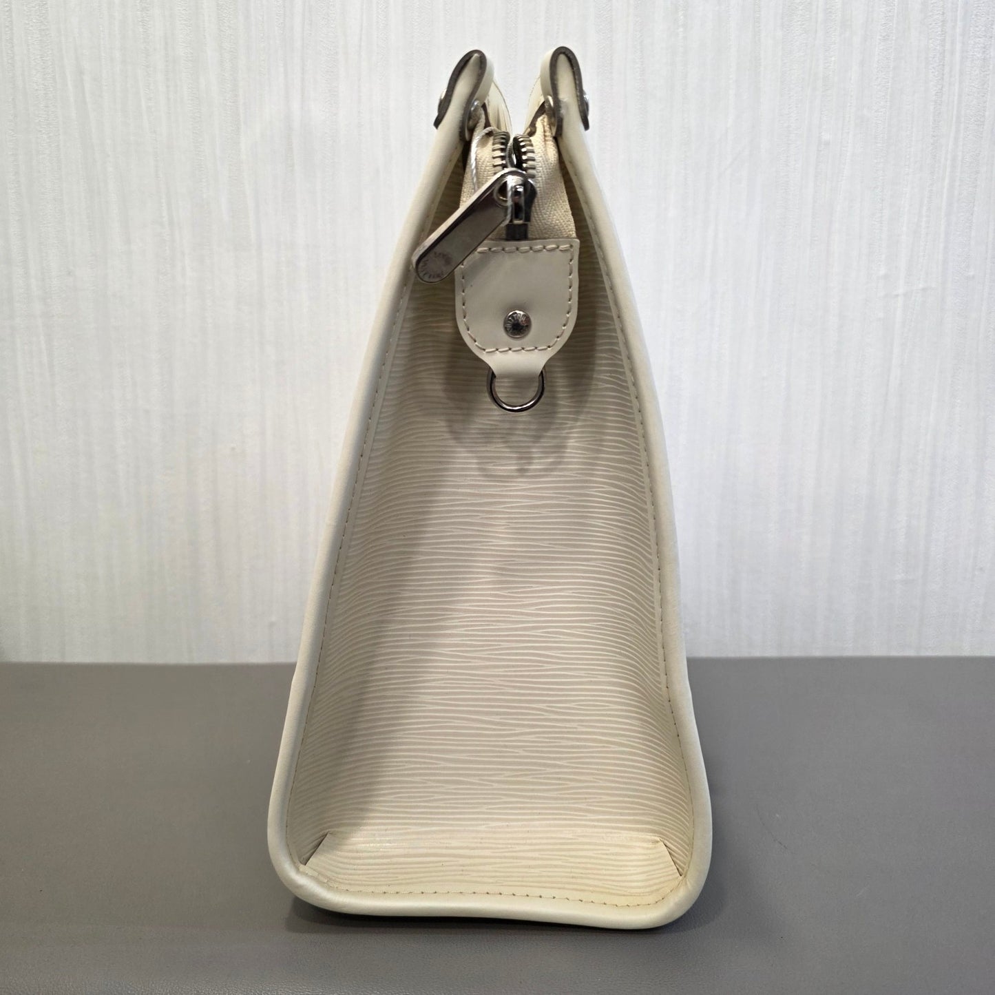 Louis Vuitton Epi Leather Tote Handbag (Pre-Owned)