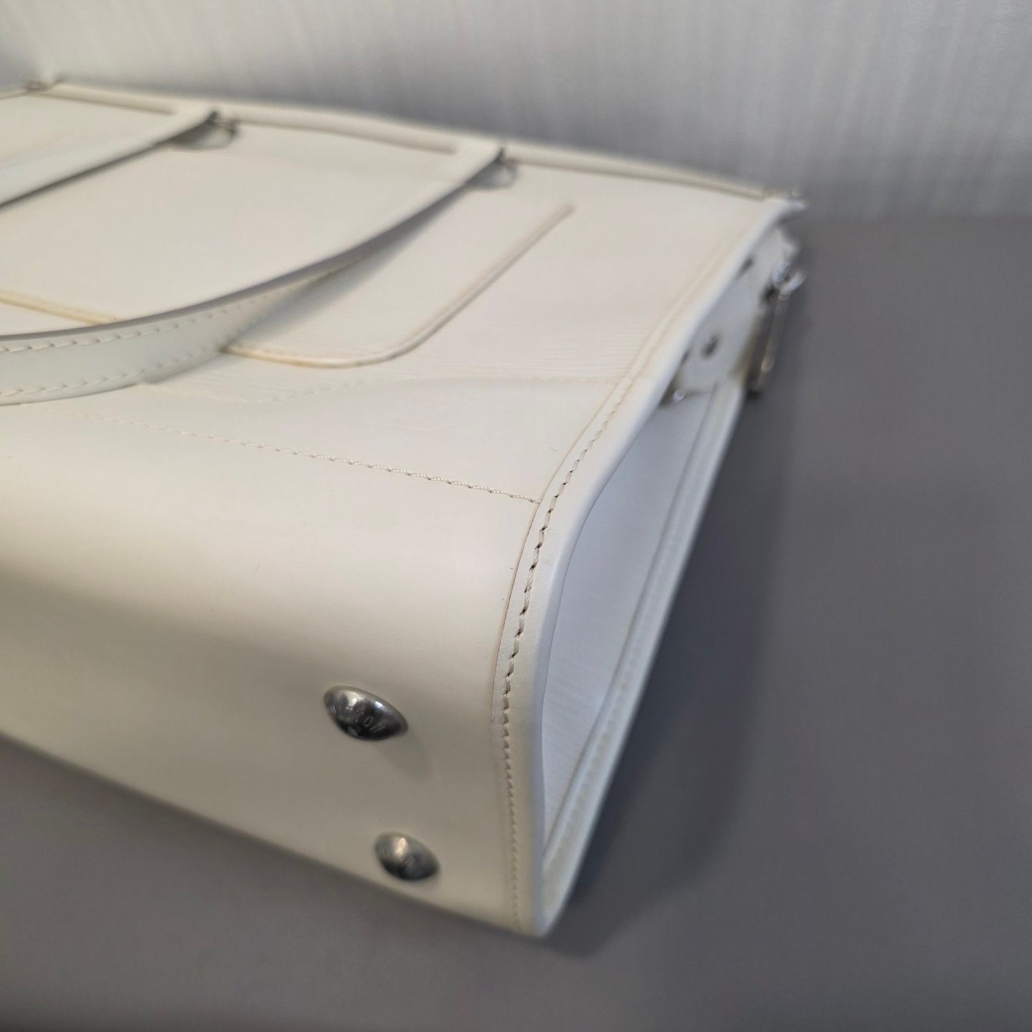 Louis Vuitton Epi Leather Tote Handbag (Pre-Owned)