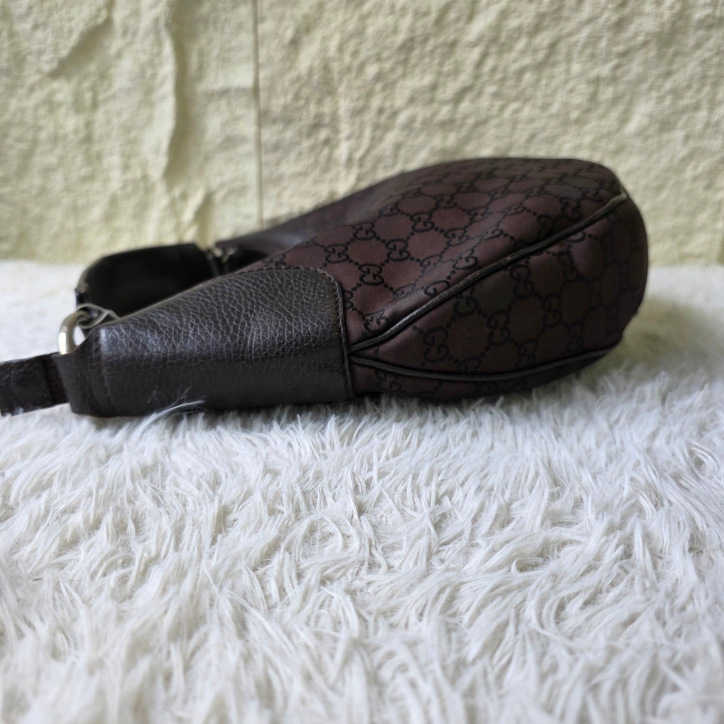 Gucci GG Canvas Half Moon Shoulder Bag Brown Hobo Underarm Style (Pre-Owned)