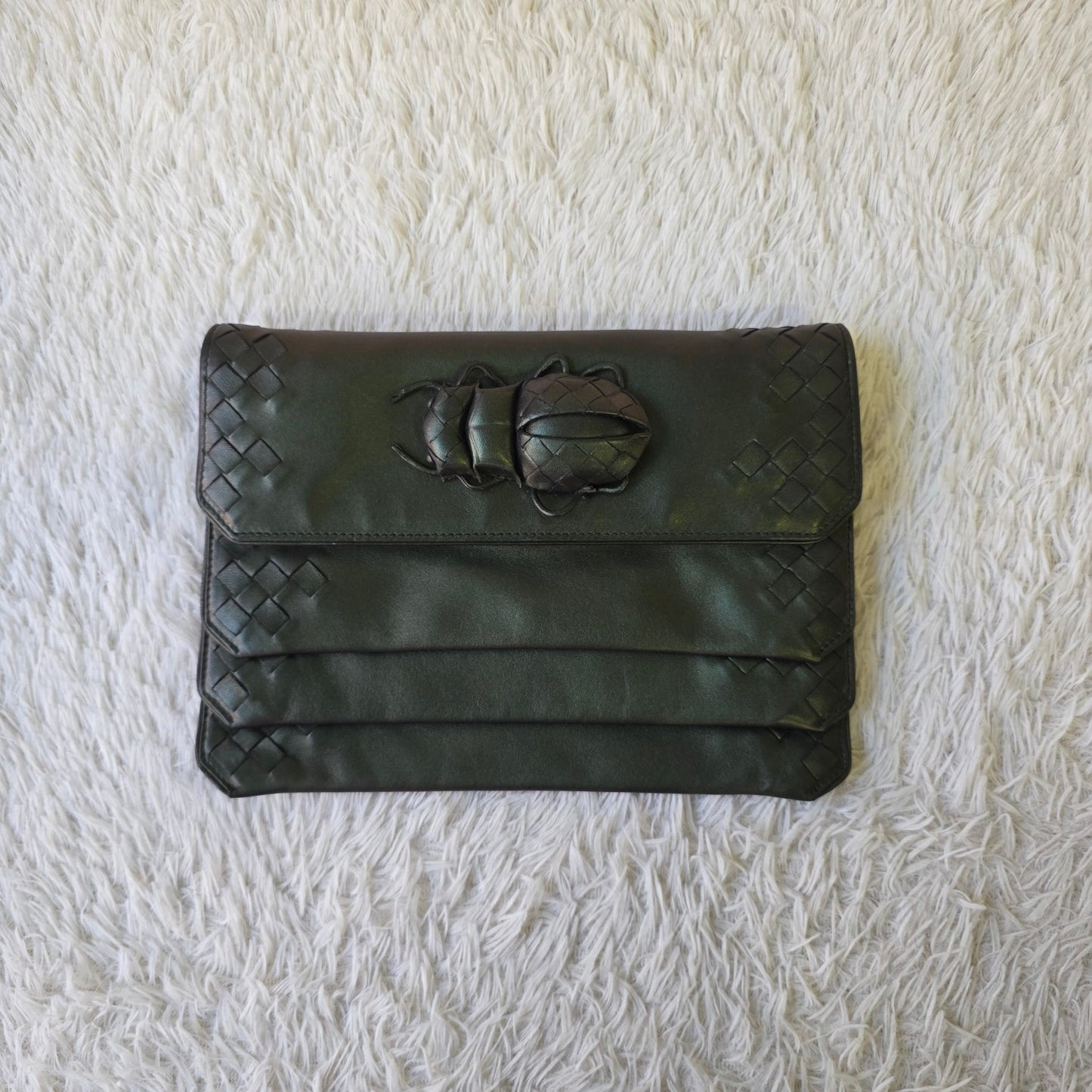 Bottega Veneta Beetle Clasp Intrecciato Clutch Handbag (Pre-Owned)